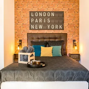 https://studio-industriel-vue-sur-ltoile-moustiers-4.fr-provencehotel.com